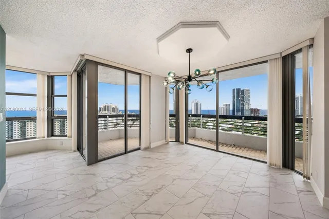 3-bedroom home at 19195 Mystic Pointe Drive #2406, Aventura