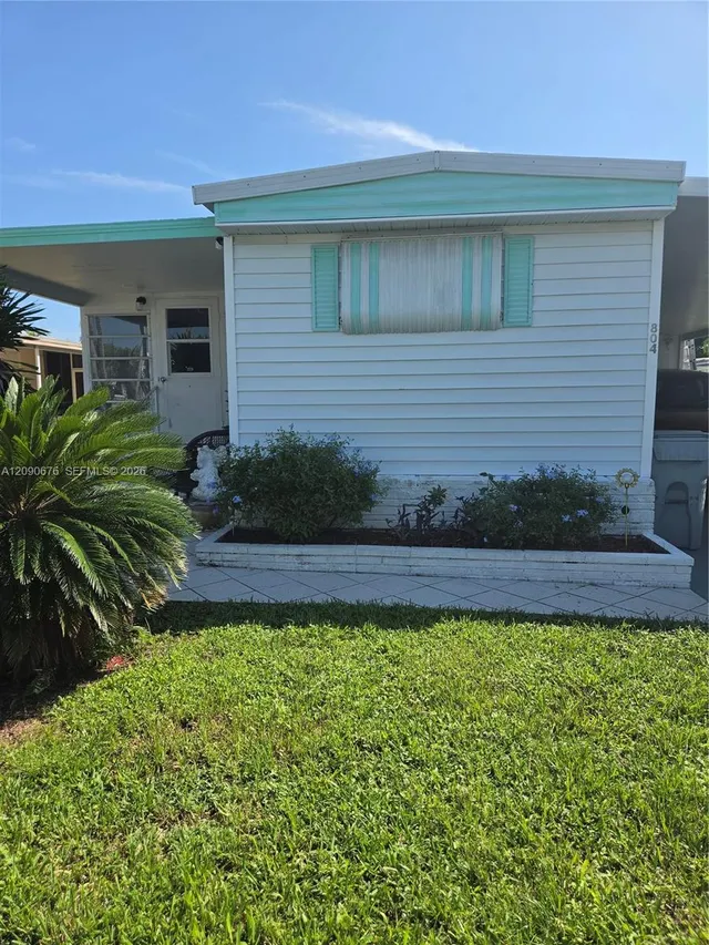 2-bedroom home at 804 Par Drive, Pompano Beach