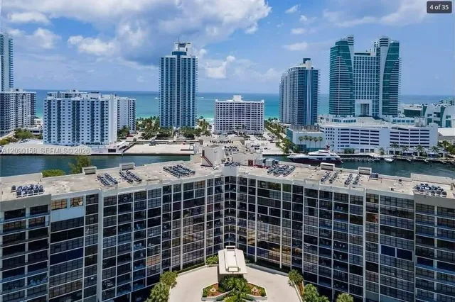 1-bedroom rental at 800 W Parkview Drive #311, Hallandale Beach