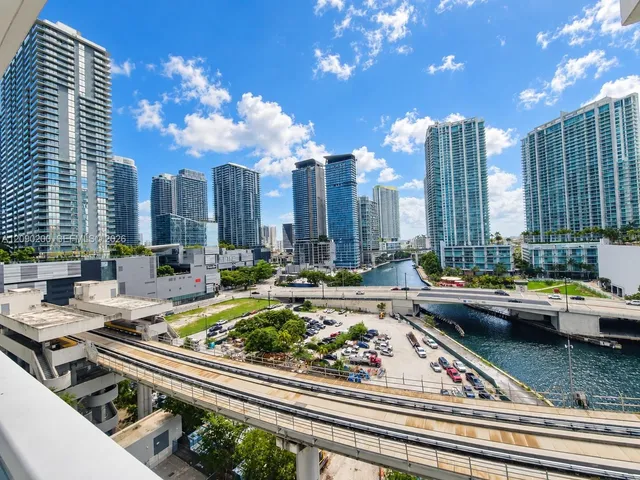 1-bedroom rental at 31 SE 5 Street #1203, Miami