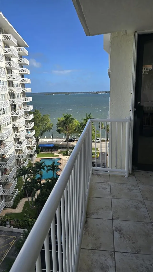 1-bedroom rental at 1440 Brickell Bay Drive #909, Miami