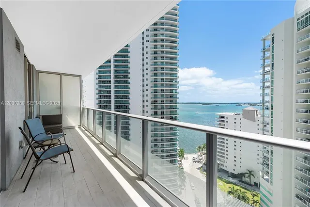 1-bedroom rental at 1300 Brickell Bay Drive #1905, Miami