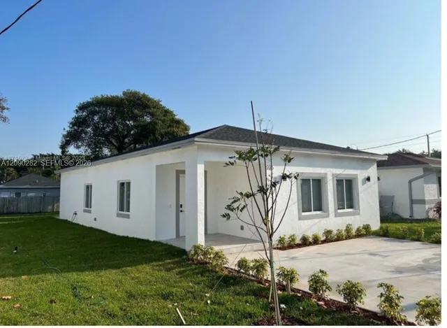 3-bedroom rental at 216 NW 9th Street, Hallandale Beach