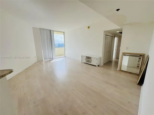 1-bedroom rental at 19501 W Country Club Drive #1006, Aventura