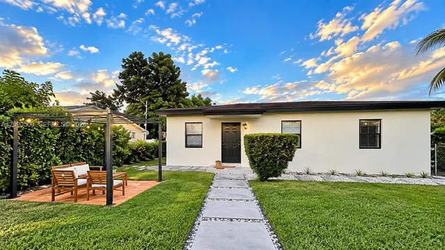 3-bedroom rental at 15231 NW 31st Avenue #1, Miami Gardens