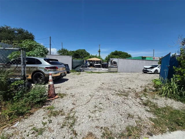 Commercial at 5315 Pembroke Road, Hollywood