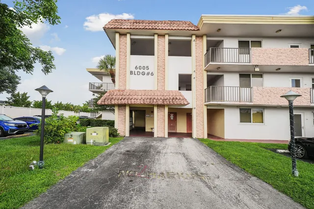 1-bedroom home at 6005 Del Lago Circle #311, Sunrise