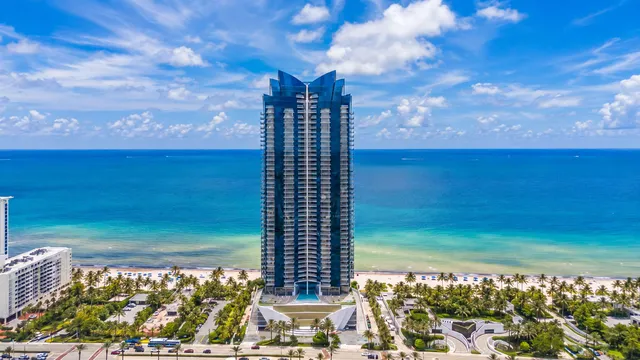1-bedroom home at 17121 Collins Avenue #2207, Sunny Isles Beach