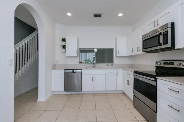 3-bedroom rental at 2830 SW 82ND Avenue #102, Miramar