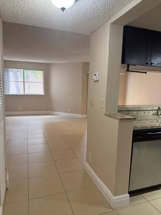 1-bedroom rental at 9901 WESTVIEW Drive #324, Coral Springs