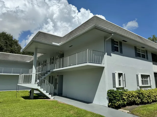 2-bedroom rental at 10193 N MILITARY Trail #208, Palm Beach Gardens