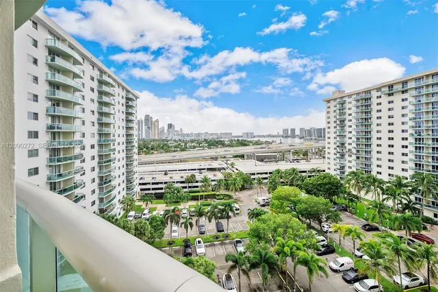 1-bedroom home at 19380 Collins Avenue #1023, Sunny Isles Beach