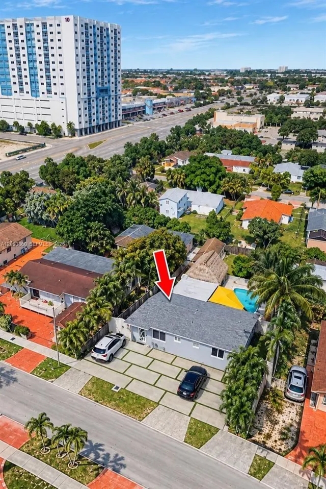 4-bedroom home at 10665 SW 6 Street, Miami