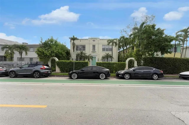 1-bedroom home at 1027 Euclid Avenue #12, Miami Beach