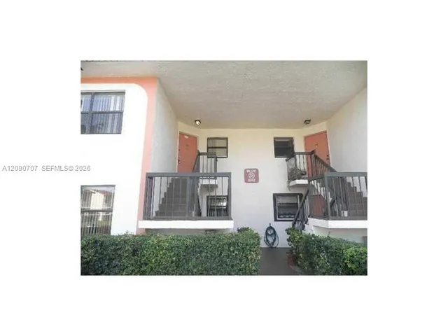 3-bedroom rental at 862 NE 209 Street #202, Miami