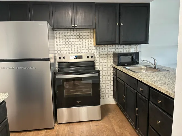 1-bedroom rental at 16465 NE 22nd Avenue #614, North Miami Beach