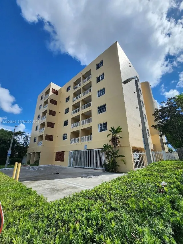 1-bedroom rental at 601 SW 37th Avenue #202, Miami