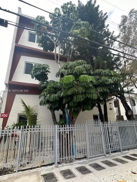2-bedroom rental at 320 SW 13th Avenue #302, Miami