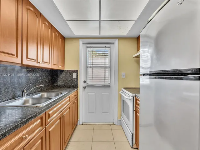 1-bedroom rental at 590 SW 27th Avenue #1, Fort Lauderdale