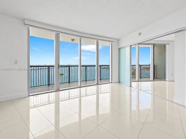 2-bedroom rental at 1750 N Bayshore Drive #4901, Miami