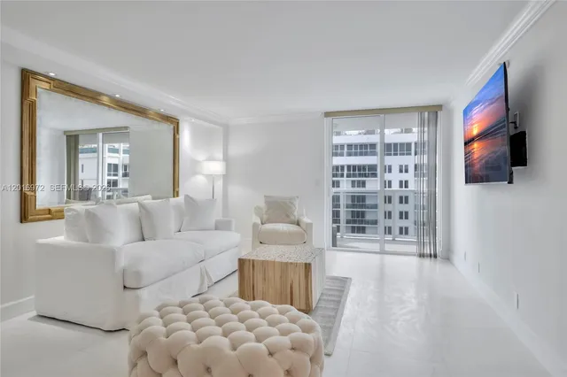 2-bedroom rental at 2401 Collins Avenue #1805, Miami Beach