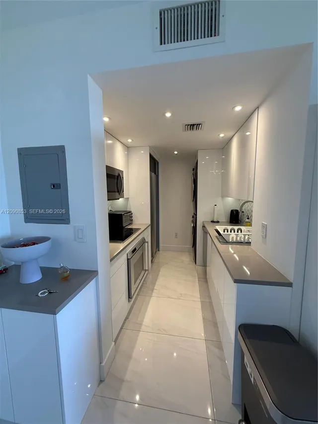 2-bedroom rental at 10275 Collins Avenue #434, Bal Harbour