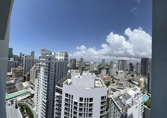 1-bedroom rental at 253 NE 2nd Street #3806, Miami