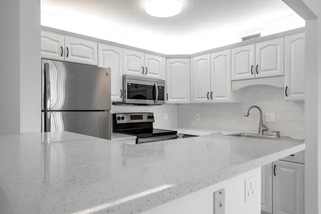 1-bedroom home at 190 Saxony D, Delray Beach