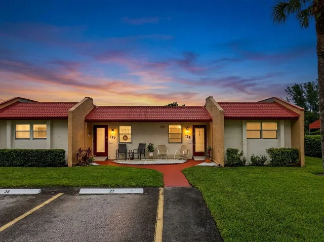 2-bedroom home at 125 LAKE ANNE Drive #125, West Palm Beach