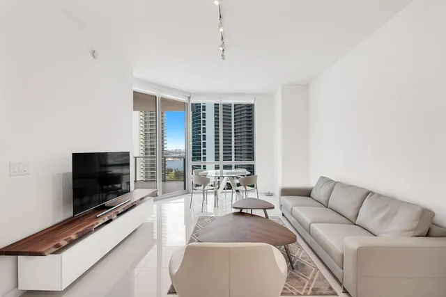 1-bedroom home at 851 NE 1ST Avenue #2005, Miami