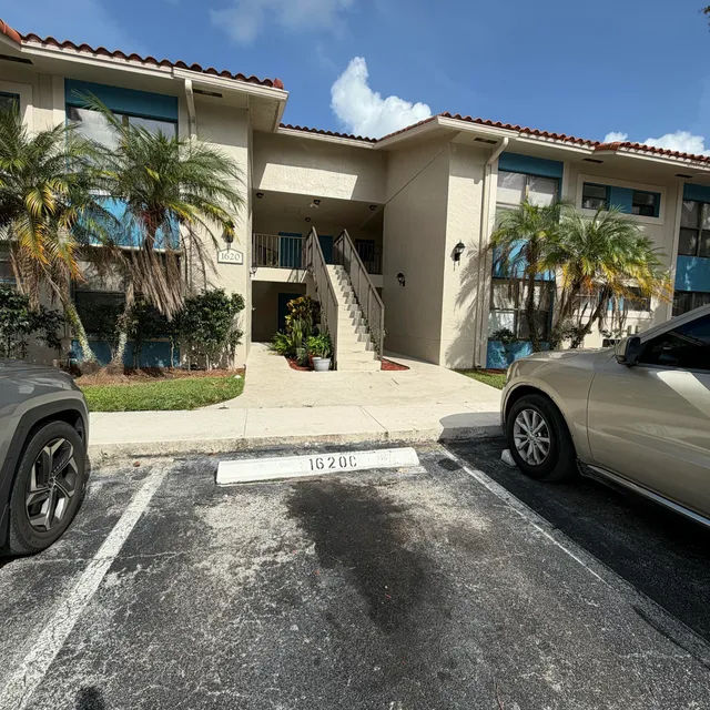 2-bedroom rental at 1620 BALFOUR POINT Drive #B, West Palm Beach