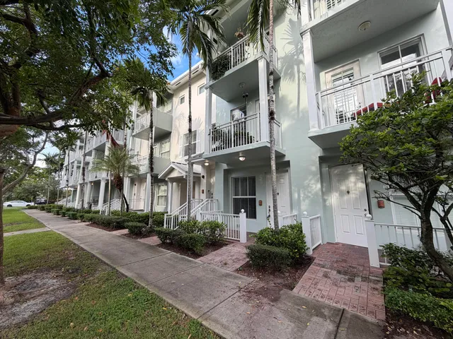 1-bedroom rental at 252 SW 14TH Avenue #252, Fort Lauderdale
