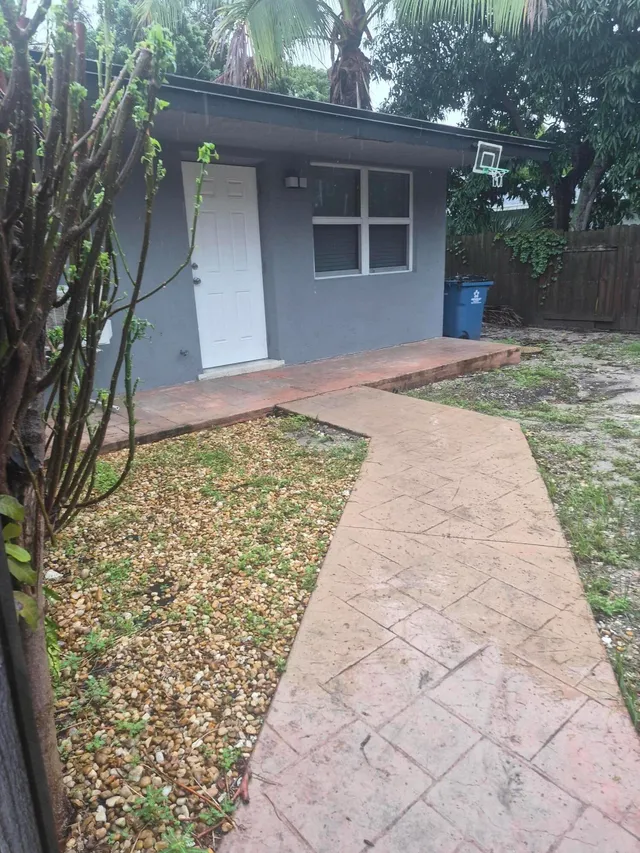 1-bedroom rental at 1200 NE 5TH Terrace #4, Fort Lauderdale