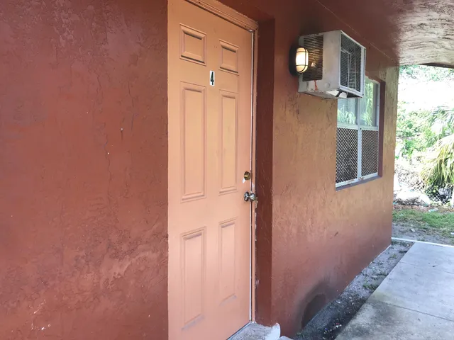 2-bedroom rental at 827 NW 10TH Terrace, Fort Lauderdale