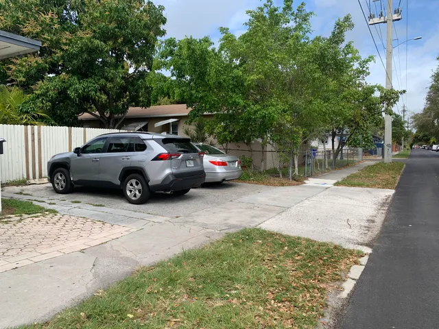 3-bedroom rental at 810 S 19TH Avenue #1-2, Hollywood