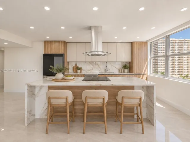 3-bedroom home at 1985 S Ocean Drive #8Q, Hallandale Beach