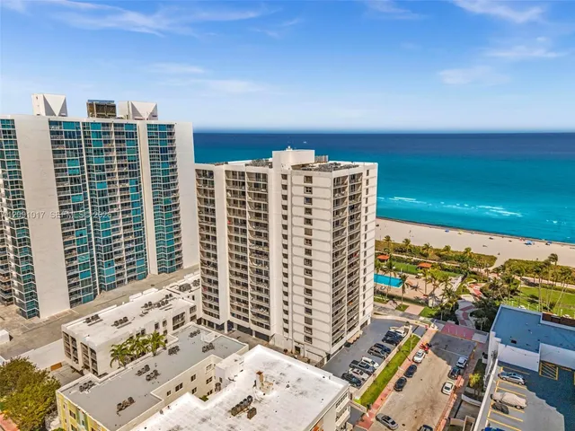 2-bedroom home at 2625 Collins Avenue #1109, Miami Beach