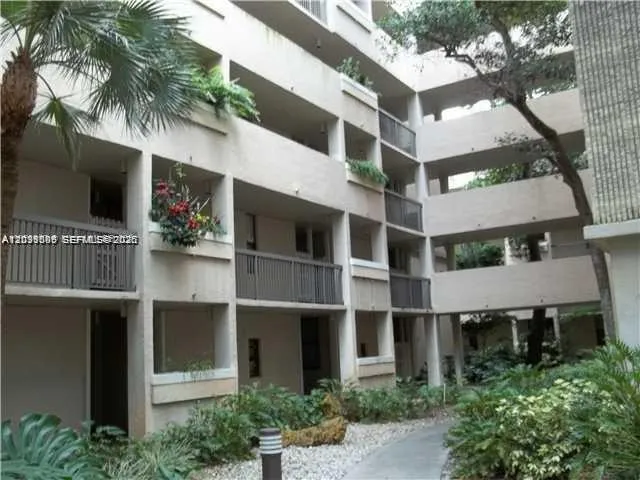 2-bedroom home at 6800 Cypress Road #411, Plantation