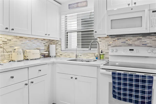 1-bedroom home at 1720 Jefferson Street #407, Hollywood