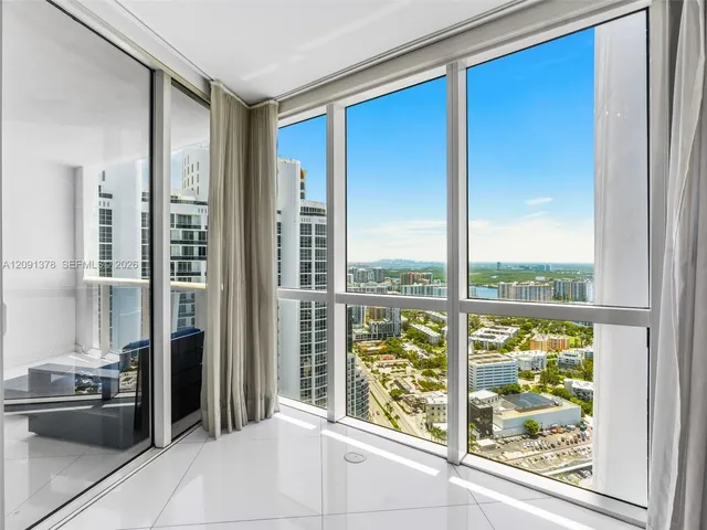1-bedroom home at 18201 Collins Avenue #5303, Sunny Isles Beach