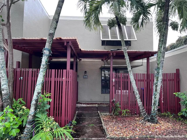 3-bedroom home at 11010 Clubhouse Road, Pembroke Pines