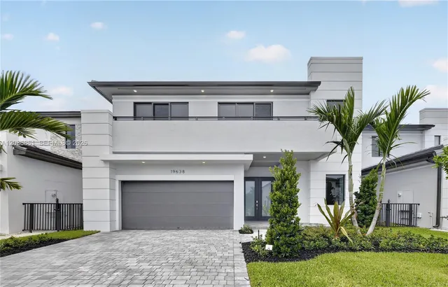 5-bedroom rental at 19638 NE 14th Avenue #19638, Miami