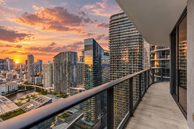 3-bedroom rental at 55 SW 9th Street #4001, Miami