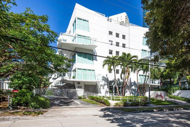 1-bedroom rental at 1528 Brickell Avenue #109, Miami