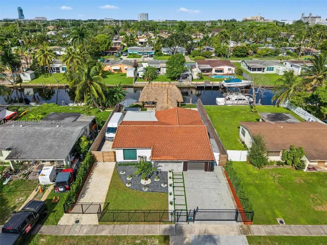 3-bedroom rental at 4611 SW 34th Avenue #N/A, Dania Beach