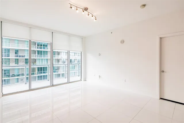 2-bedroom rental at 1111 SW 1st Avenue #3216, Miami