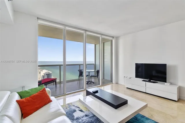 1-bedroom rental at 1830 S Ocean Drive #3809, Hallandale Beach