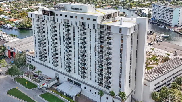 Commercial at 13499 Biscayne Boulevard #CUT1, North Miami
