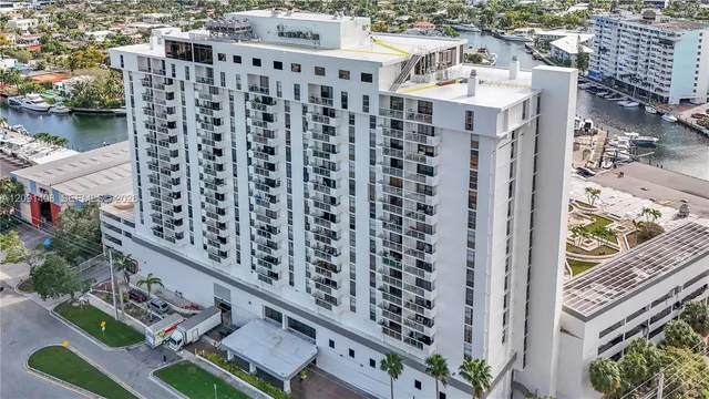 Commercial at 13499 Biscayne Boulevard #CUT2, North Miami