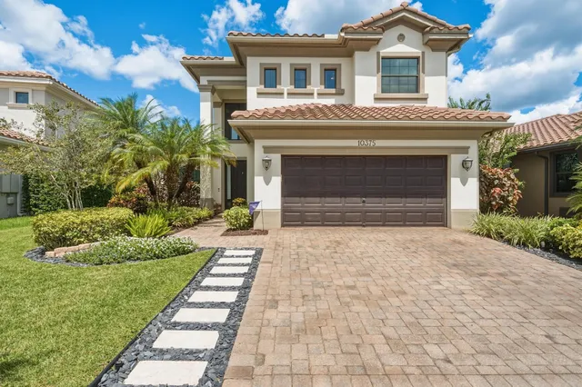 5-bedroom home at 10375 Cameilla Street, Parkland